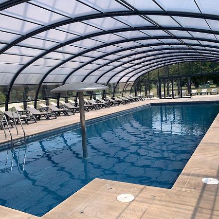 Amiraute Hotel Golf Deauville Тук Екстериор снимка
