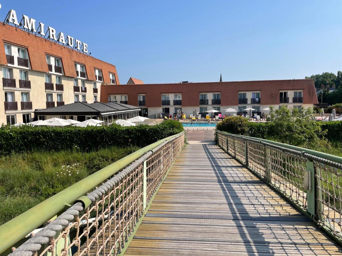 Amiraute Hotel Golf Deauville Тук Екстериор снимка