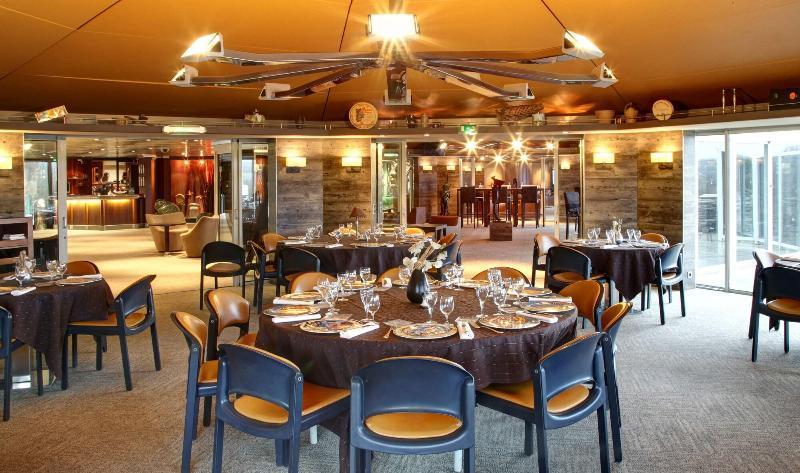 Amiraute Hotel Golf Deauville Тук Екстериор снимка