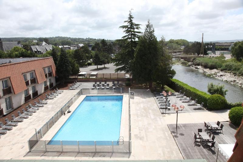 Amiraute Hotel Golf Deauville Тук Екстериор снимка