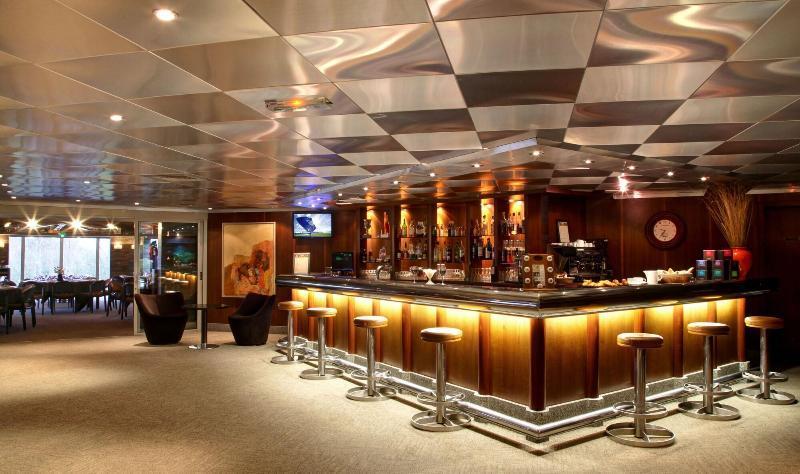 Amiraute Hotel Golf Deauville Тук Екстериор снимка