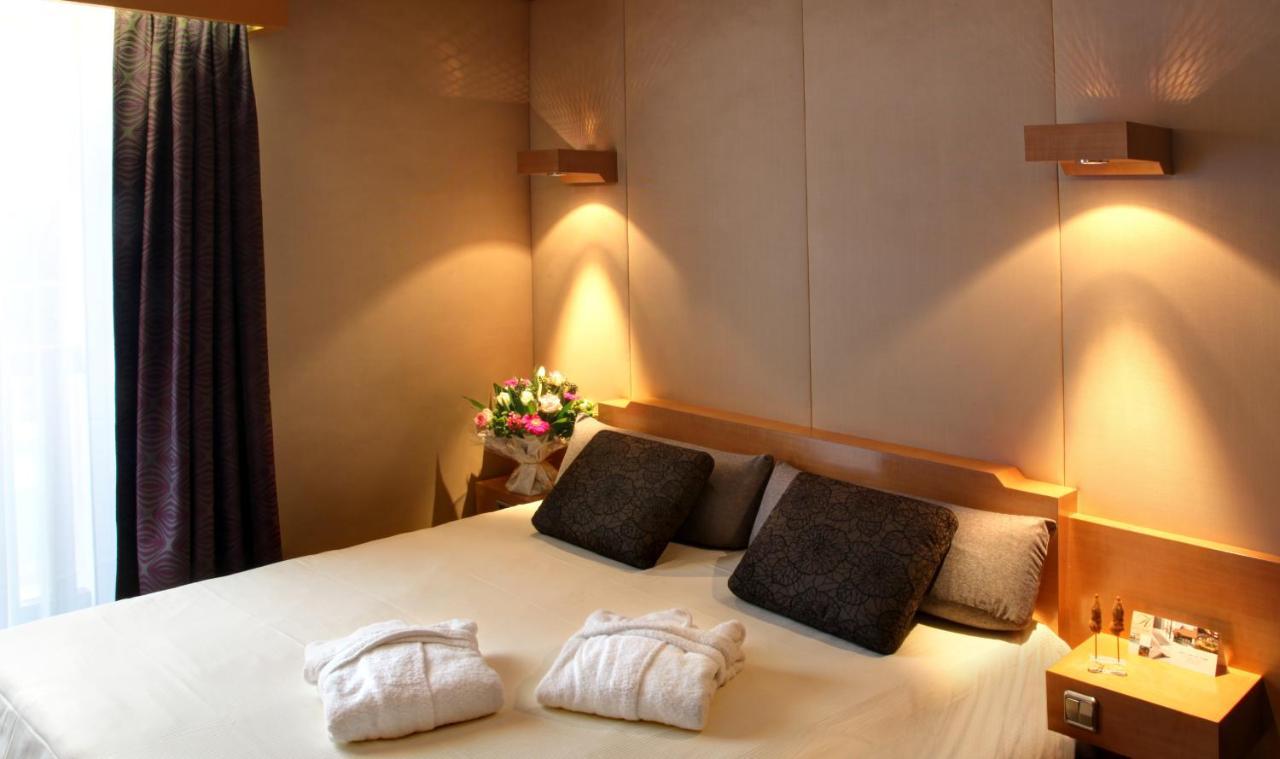 Amiraute Hotel Golf Deauville Тук Екстериор снимка