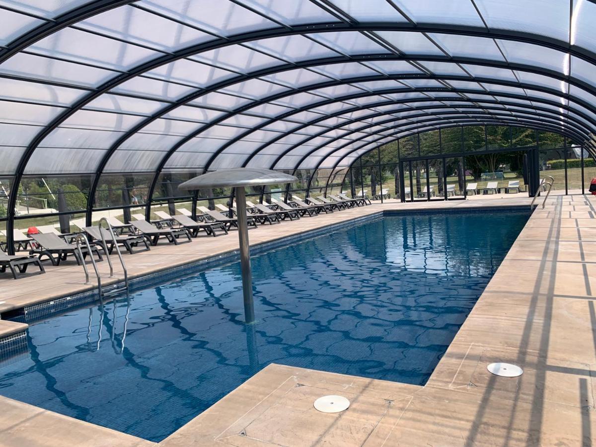 Amiraute Hotel Golf Deauville Тук Екстериор снимка