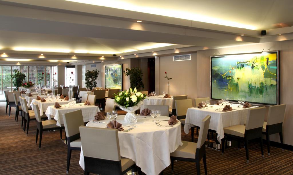 Amiraute Hotel Golf Deauville Тук Екстериор снимка