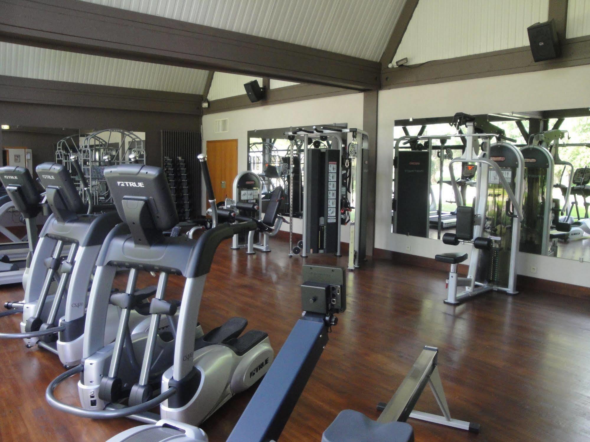 Amiraute Hotel Golf Deauville Тук Екстериор снимка