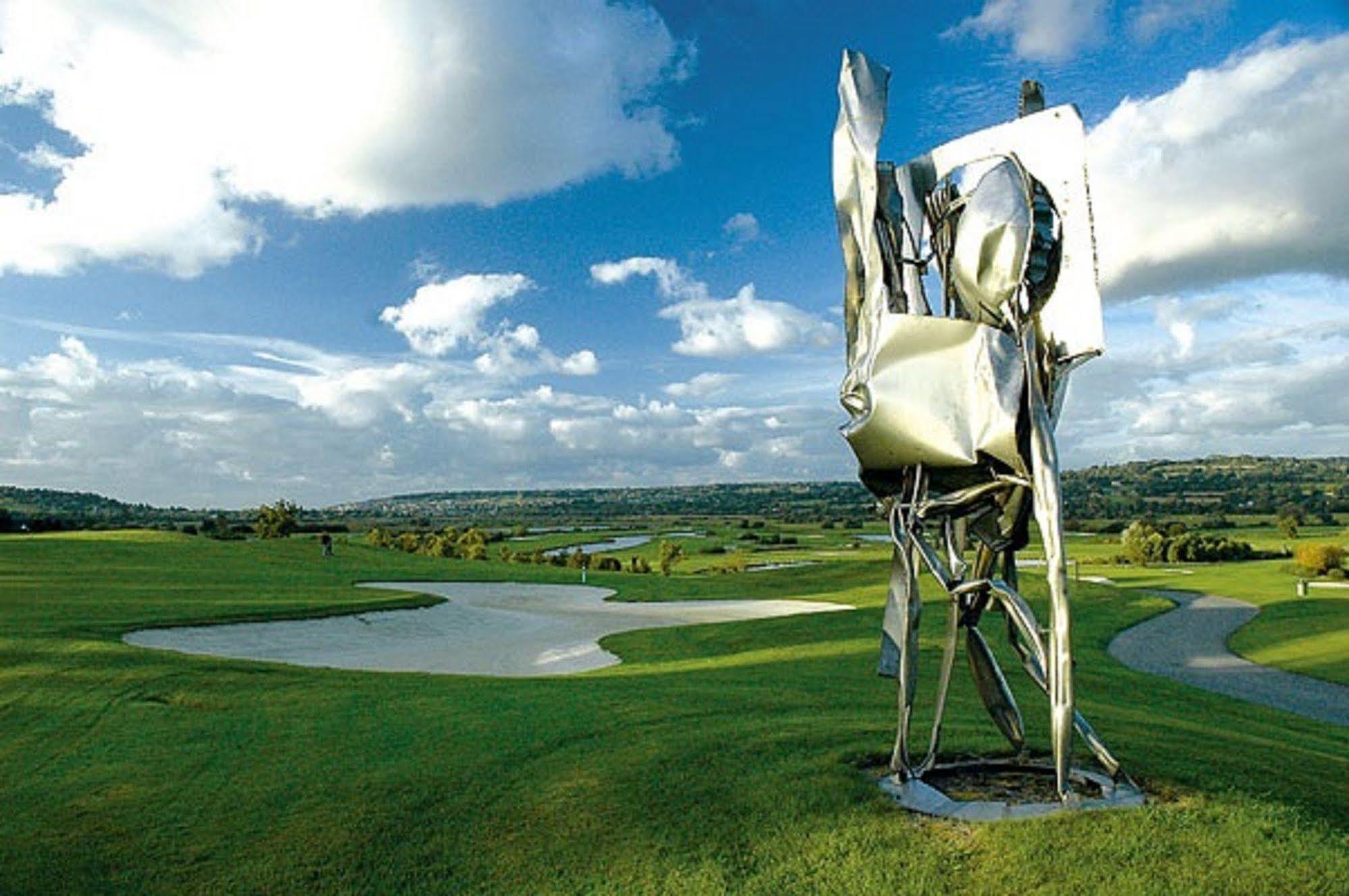 Amiraute Hotel Golf Deauville Тук Екстериор снимка