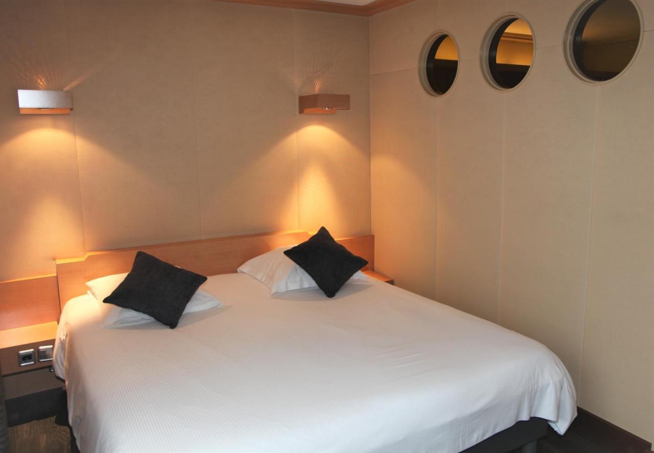 Amiraute Hotel Golf Deauville Тук Екстериор снимка