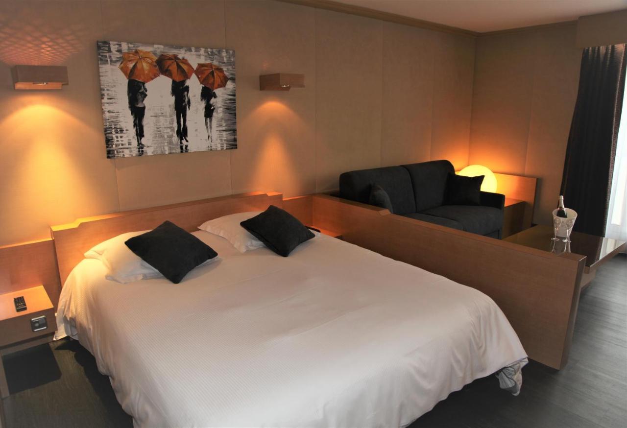 Amiraute Hotel Golf Deauville Тук Екстериор снимка