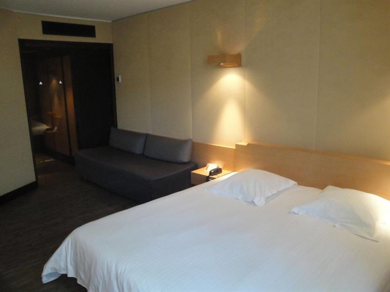 Amiraute Hotel Golf Deauville Тук Екстериор снимка