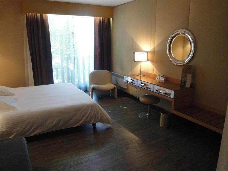 Amiraute Hotel Golf Deauville Тук Екстериор снимка